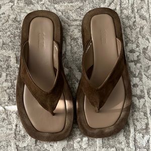 Saha sandals